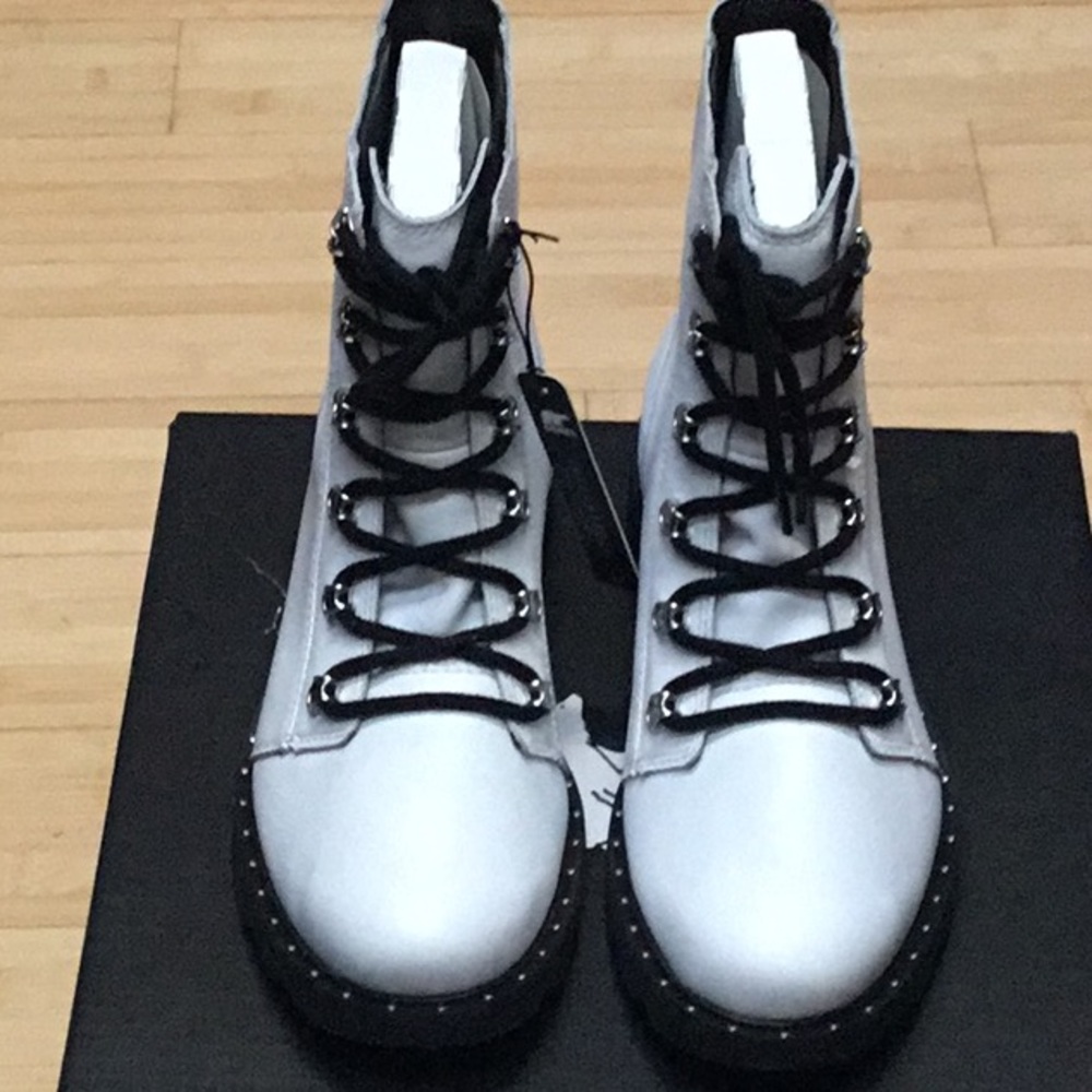 Sorel Lennox Lace